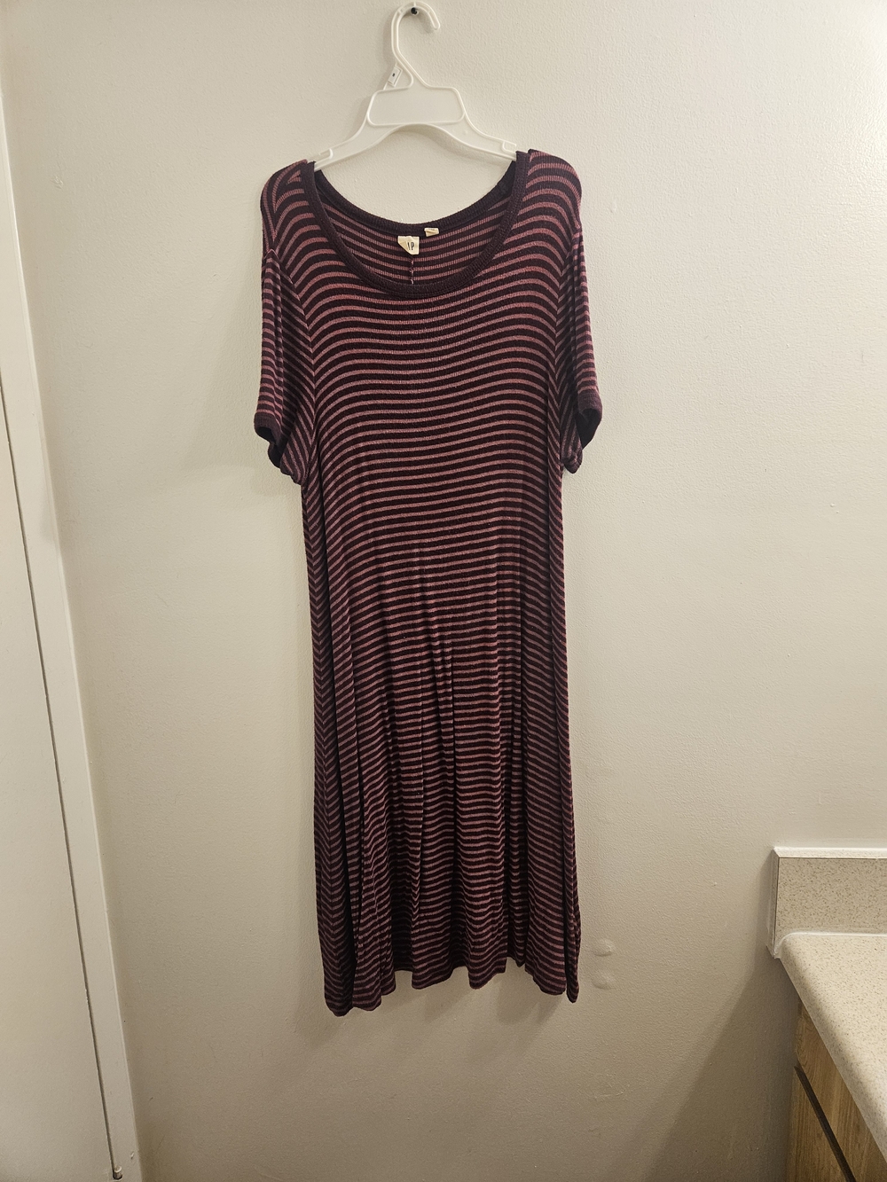 GAP Striped Short-Sleeve Midi Dress - Black & Burgundy